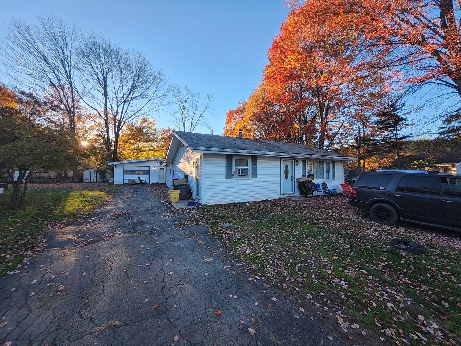 2 Woodcliff Ave